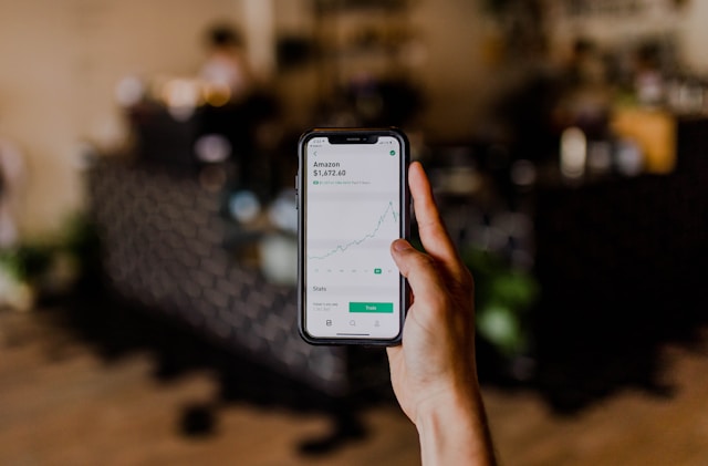 Comparing MT4 and MT5 for DeFi Investors: Key Features